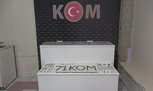 Yüzlerce tarihi eser ele geçirildi: Aralarındaki o mühür dikkat çekti