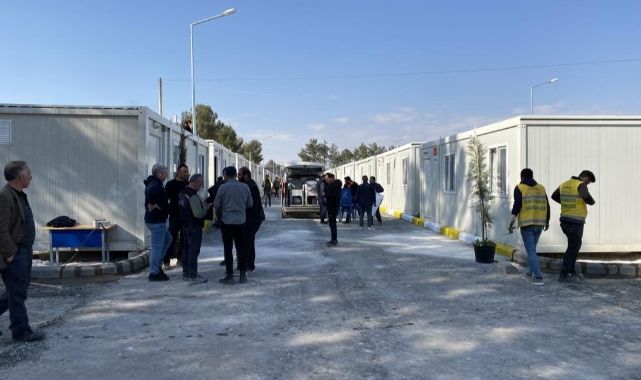 300 konteyner daha ailelere teslim ediliyor