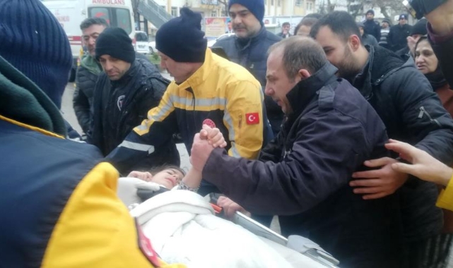 5 yaşındaki çocuk, depremden 7 saat sonra canlı olarak kurtarıldı