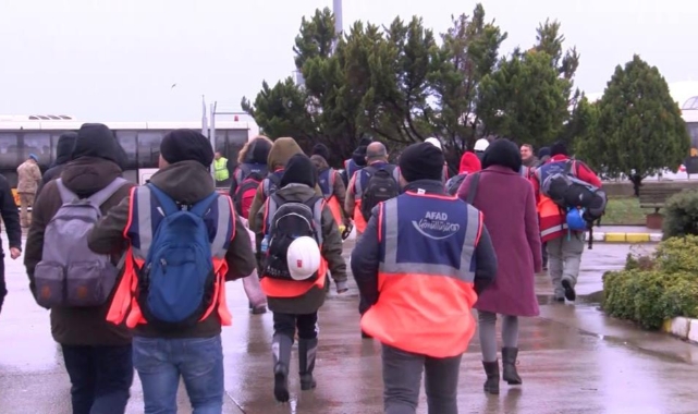 700 kişilik arama kurtarma ekibi, Sabiha Gökçen Havalimanı’ndan deprem bölgesine gitti