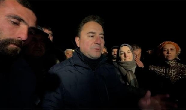 Ali Babacan: "Merkezi hükümet enkaz altında kaldı"