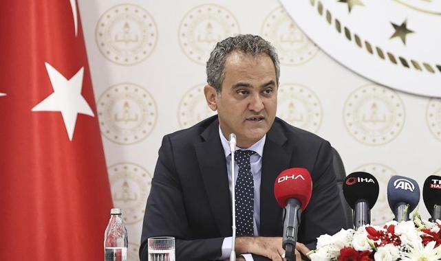 Bakan Özer duyurdu: "99 bin 853 öğrenci naklini gerçekleştirdik"