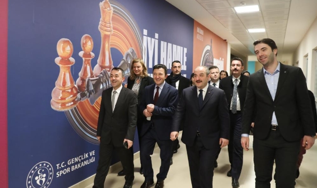 Bakan Varank: İHA ve SİHA'larımızı satın alabilmek için ülkeler sırada