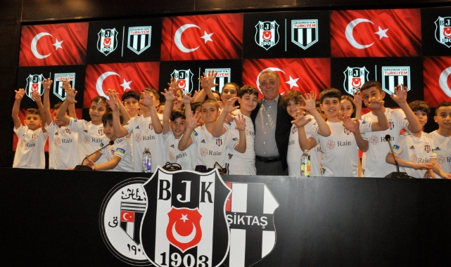 Başkan Çebi depremzede çocuklarla buluştu