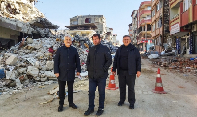 Başkan Erdem deprem bölgesinde 