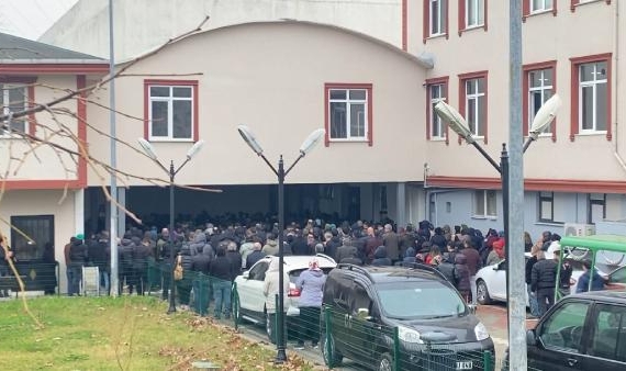 Bungalov yangınında hayatını kaybeden gençler toprağa verildi