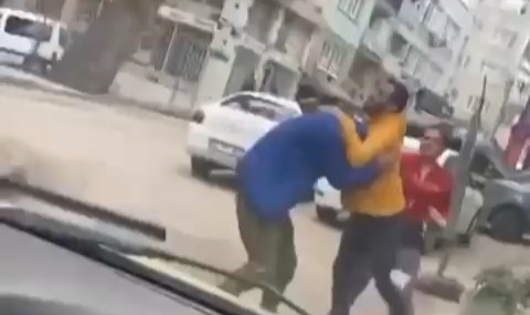 Bursa'da trafikteki yol verme kavgaları kamerada