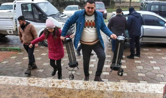 Bursa'dan 8 tır yardım malzemesi yola çıktı