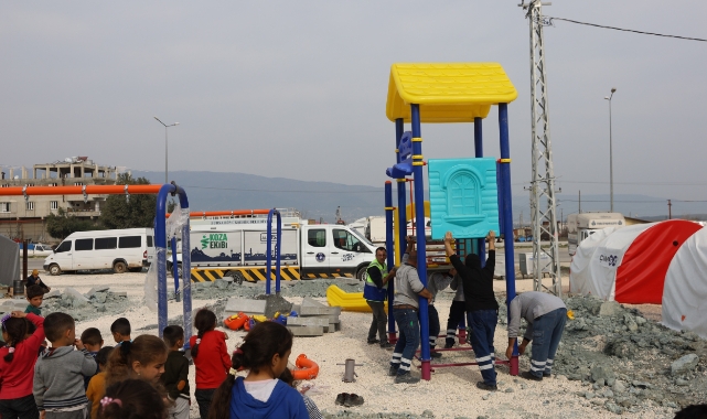 Büyükşehir'den depremzede çocuklara oyun parkı