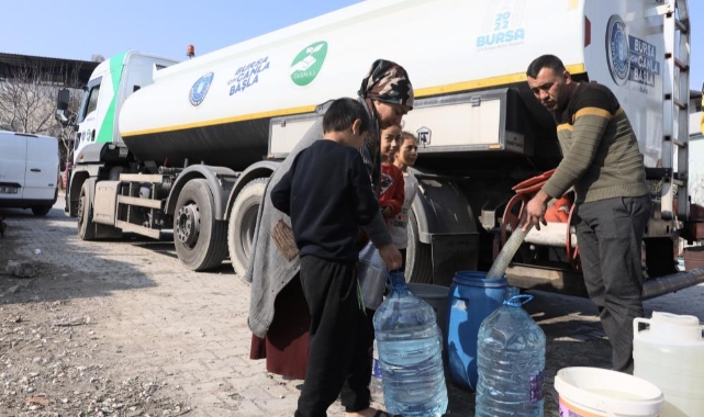 Büyükşehir, depremzedeler için sahada