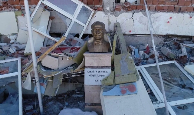 Deprem sonrası yerle bir oldu! Güçlendirme bile fayda etmedi