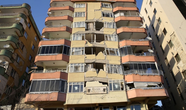 Deprem uzmanlarından "hasarlı binalar" konusunda uyarı
