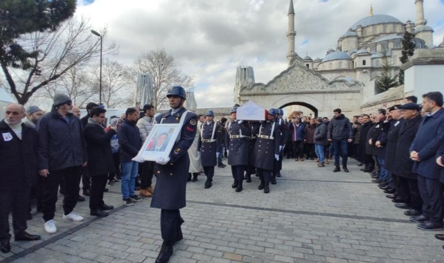 Depremde can veren uzman çavuş ve oğlu İstanbul'da defnedildi
