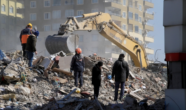 Depremde hayatını kaybedenler için Berlin'de dua edildi