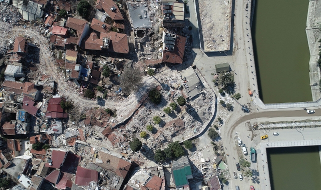 Depremde ölenlerin kimlik tespiti yeni alanda yapılacak