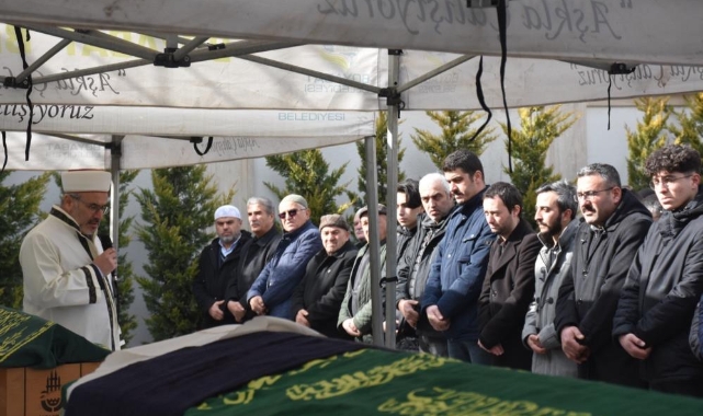 Depremde yaşamını yitiren Tepe ailesi Sinop'ta toprağa verildi