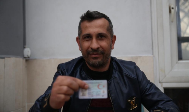 Depremden sağ kurtulup sisteme 'ölü' geçti