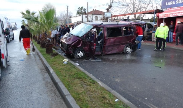 Depremzedelere yardıma giden itfaiye aracı kaza yaptı: 1 ölü, 3 yaralı
