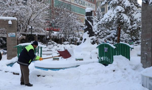 Doğu'da kar yağışı: 67 yerleşim yerine ulaşım yok