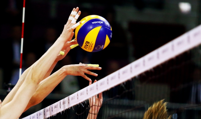 Endişeli bekleyiş: Hatay Kadın Voleybol Takımı enkaz altında kaldı