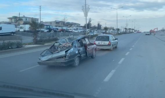 Enkaz altından çıkarılan araçla yolculuk