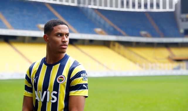 Fenerbahçe’nin yeni transferi, kamp kadrosuna alındı