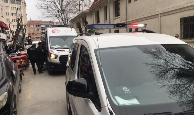 Genç kızı 3 kişi darp etti