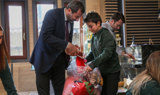 Gürsulu çocuklardan afet bölgesine oyuncak