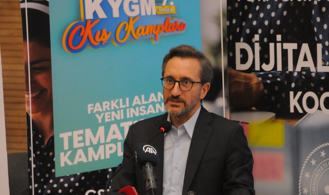 'Hakikatin önemini yitirmesi en büyük tehlike'