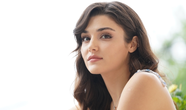 Hande Erçel’den deprem açıklaması