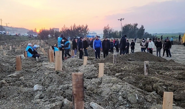 Hatay'da deprem mezarlığı kuruldu