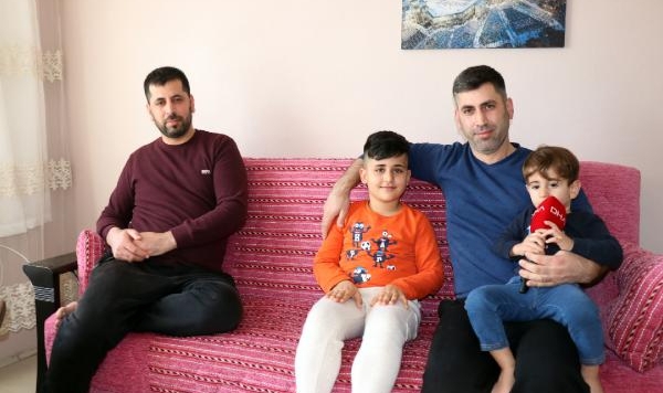 Hataylı depremzede: 2 metre mesafedeki çocuklarıma ulaşamadım
