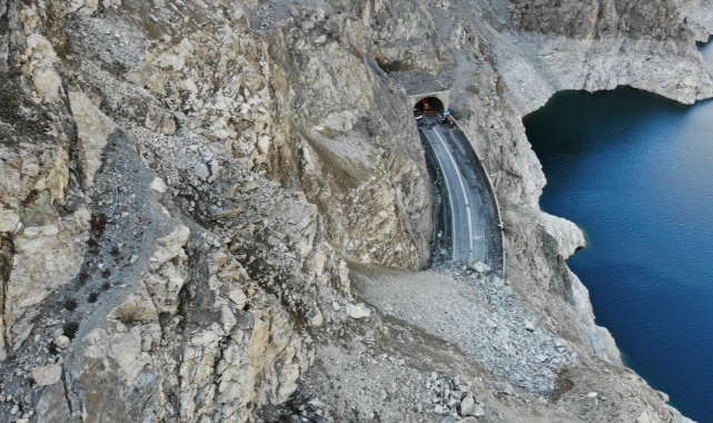 Heyelan bölgesi için profesyonel dağcılar bölgede çalışma başlattı