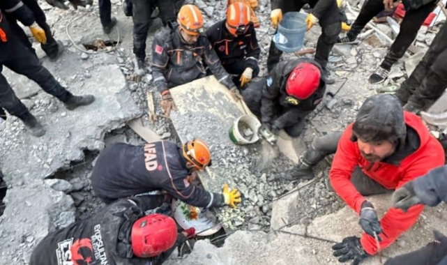 İki büyük depremden sonra 1120 artçı sarsıntı gerçekleşti