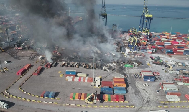 İskenderun Limanı'ndaki yangına Rus yangın söndürme uçağı müdahale etti