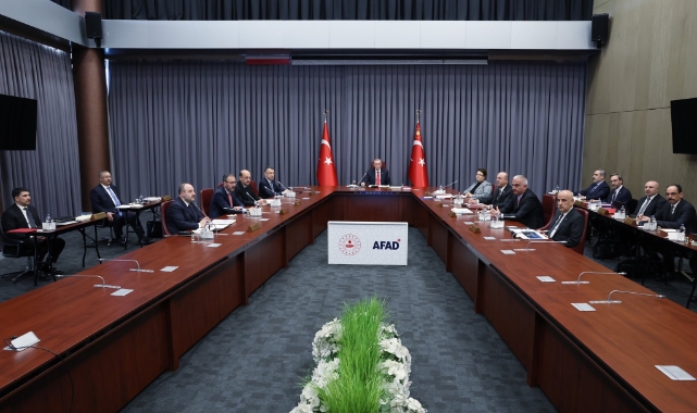 Depremden etkilenenlere 100 bin TL yardım