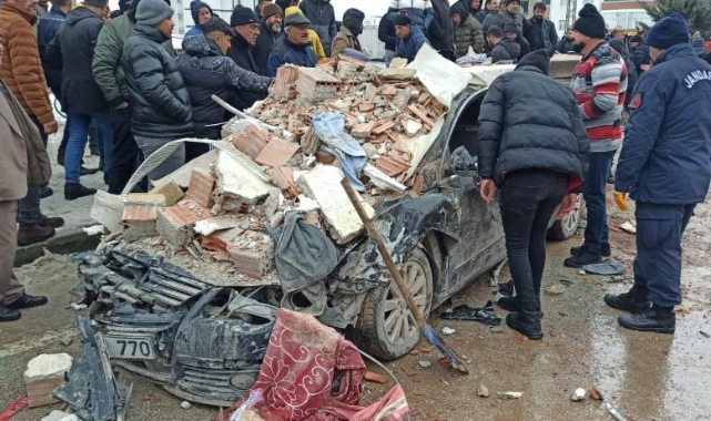 Kahramanmaraş'ta son durum: En az 300 bina yıkıldı