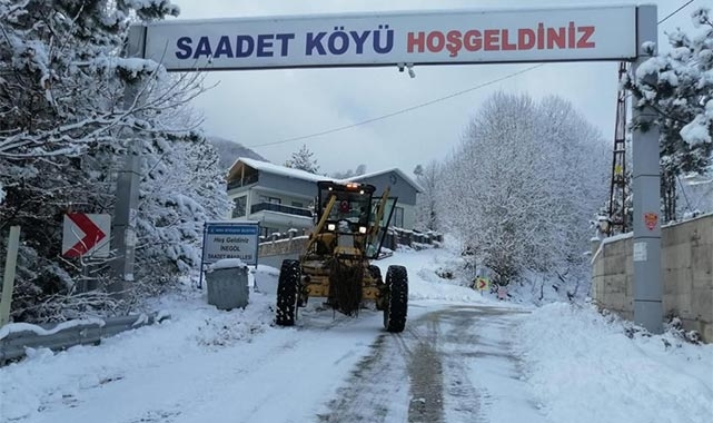 Karlı yollarda yoğun çalışma