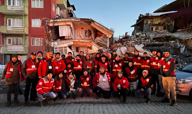 Kızılay Bursa'dan deprem bölgelerine yardım