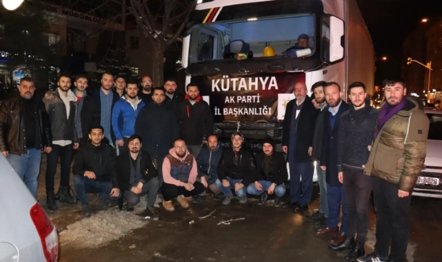 Kütahya'dan Hatay’a erzak yüklü 2 tır gönderdi