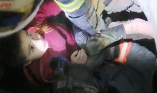 Malatya’da 45 saat sonra küçük Abdullah enkaz altından kurtarıldı