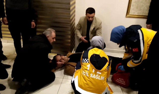 Muhtar, oy kullanırken beyin kanaması geçirdi