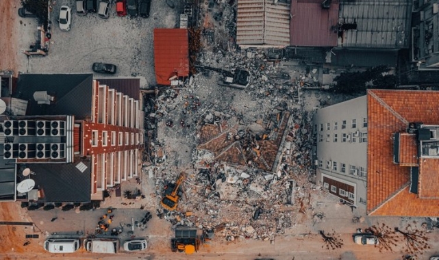 Prof. Dr. Ersoy: "Deprem Bursa'da 8-10 katlı binayı yıkar"