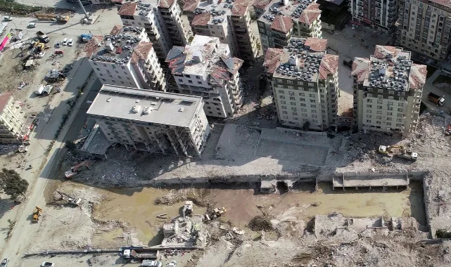 Rönesans Rezidans'ın enkazı kaldırıldı