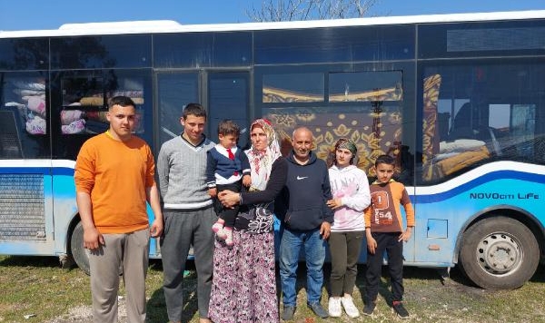 Şoförlük yaptığı otobüsü evi oldu 