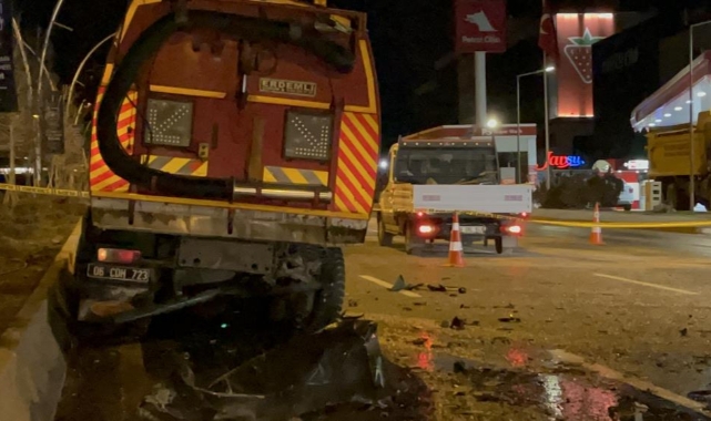 Sulama tankerine çarpan aracın sürücüsü hayatını kaybetti
