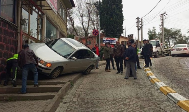Sürücü el frenini çekmeyi unutunca kabusu yaşadı
