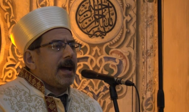 Tarihi Muradiye Camii'nde depremzedeler için mevlit okundu