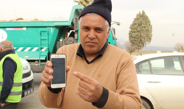 Telefon rehberindeki 100 kişiyi depremde kaybetti