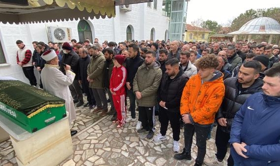 TEM'de lastik değiştirirken canından olan arkadaşlara acı veda